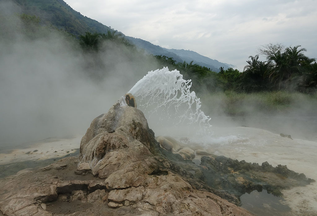 Sempaya Hot Springs